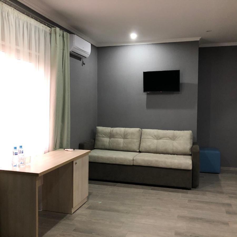 Injir Village Hotel Gudauta Bagian luar foto